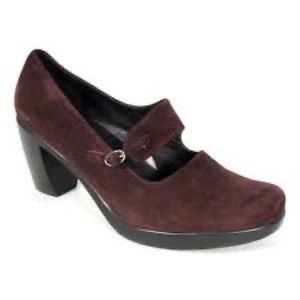 New Dansko Suede Mary Janes